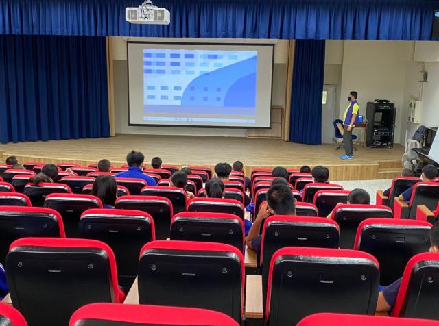 https://www.smjh.hlc.edu.tw/uploads/tadgallery/2021_04_14/1021_20200515海洋職業生涯宣導_200513_0019.jpg 