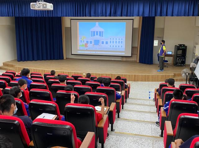 https://www.smjh.hlc.edu.tw/uploads/tadgallery/2021_04_14/1023_20200515海洋職業生涯宣導_200513_0021.jpg 