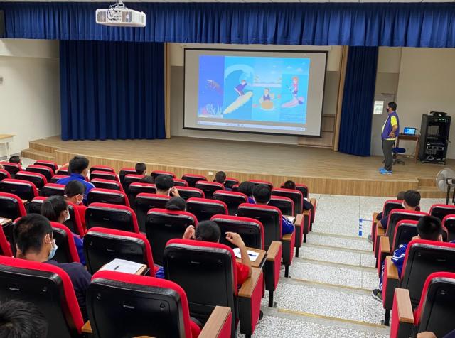 https://www.smjh.hlc.edu.tw/uploads/tadgallery/2021_04_14/1025_20200515海洋職業生涯宣導_200513_0023.jpg 