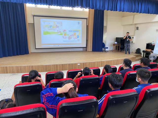 https://www.smjh.hlc.edu.tw/uploads/tadgallery/2021_04_14/1197_20200603Eco校園達人分享會-走吧！我們一起去跳海_200713_13.jpg 