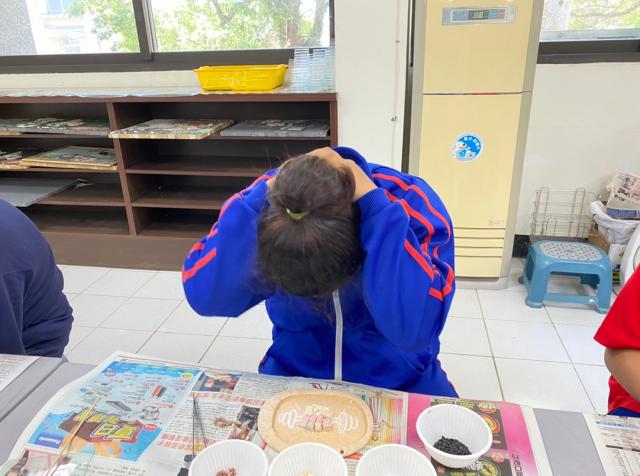 https://www.smjh.hlc.edu.tw/uploads/tadgallery/2021_04_14/1241_20200620璞石畫體驗_200712_41.jpg 