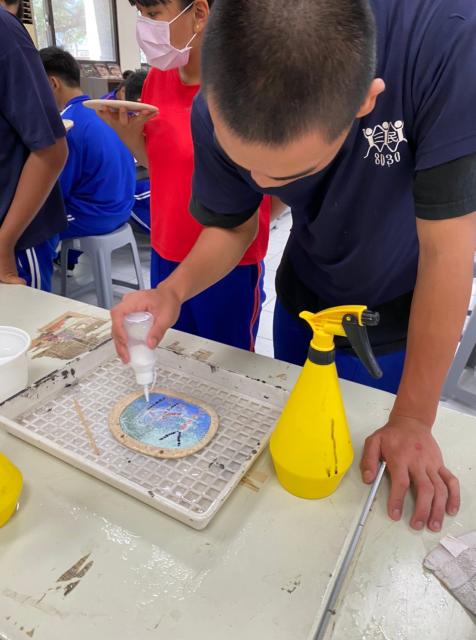 https://www.smjh.hlc.edu.tw/uploads/tadgallery/2021_04_14/1268_20200620璞石畫體驗_200712_68.jpg 