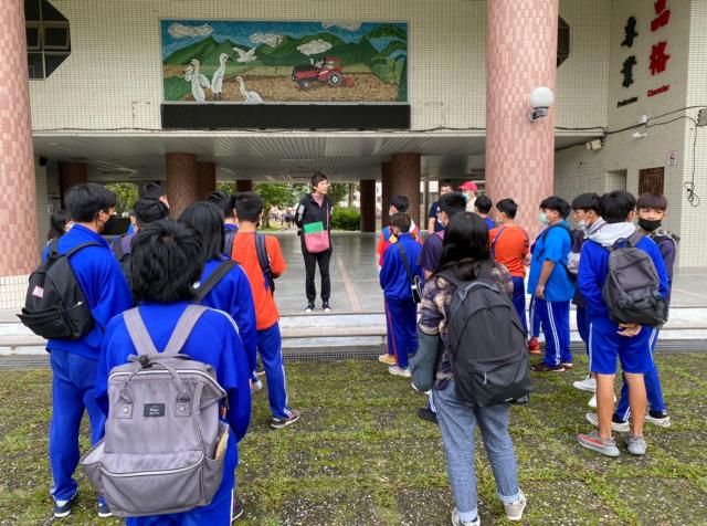 https://www.smjh.hlc.edu.tw/uploads/tadgallery/2021_04_14/1508_20201211八年級高中職參訪_210202_4.jpg 