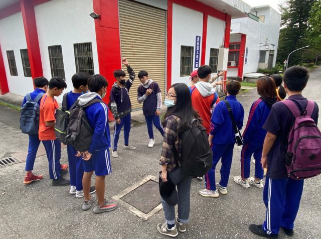 https://www.smjh.hlc.edu.tw/uploads/tadgallery/2021_04_14/1528_20201211八年級高中職參訪_210202_24.jpg 