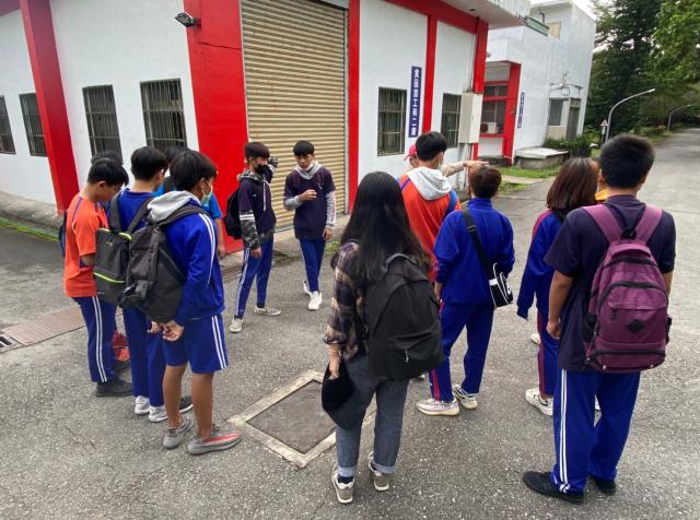 https://www.smjh.hlc.edu.tw/uploads/tadgallery/2021_04_14/1529_20201211八年級高中職參訪_210202_25.jpg 