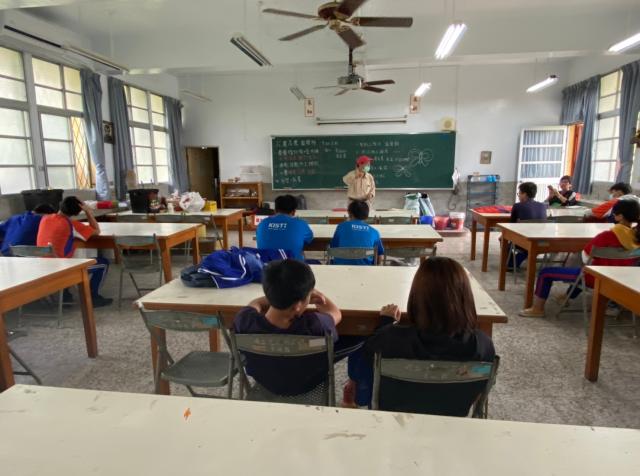 https://www.smjh.hlc.edu.tw/uploads/tadgallery/2021_04_14/1536_20201211八年級高中職參訪_210202_32.jpg 