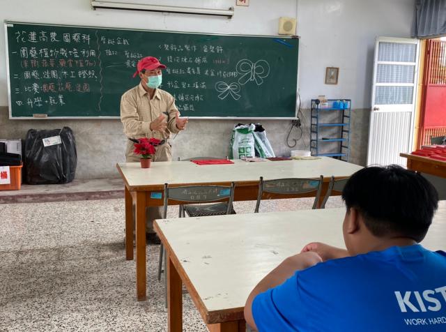 https://www.smjh.hlc.edu.tw/uploads/tadgallery/2021_04_14/1540_20201211八年級高中職參訪_210202_36.jpg 