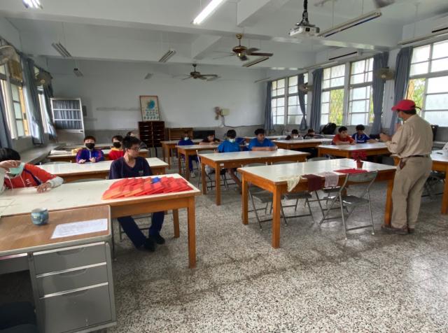 https://www.smjh.hlc.edu.tw/uploads/tadgallery/2021_04_14/1541_20201211八年級高中職參訪_210202_37.jpg 