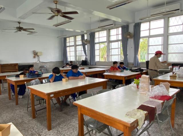 https://www.smjh.hlc.edu.tw/uploads/tadgallery/2021_04_14/1548_20201211八年級高中職參訪_210202_44.jpg 