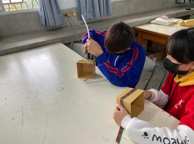 https://www.smjh.hlc.edu.tw/uploads/tadgallery/2021_04_14/1556_20201211八年級高中職參訪_210202_52.jpg 