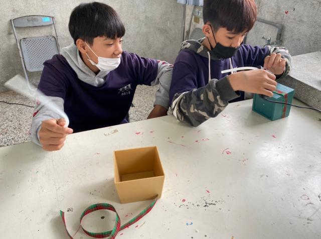 https://www.smjh.hlc.edu.tw/uploads/tadgallery/2021_04_14/1557_20201211八年級高中職參訪_210202_53.jpg 