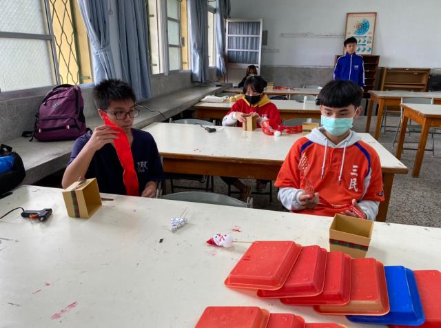 https://www.smjh.hlc.edu.tw/uploads/tadgallery/2021_04_14/1583_20201211八年級高中職參訪_210202_79.jpg 