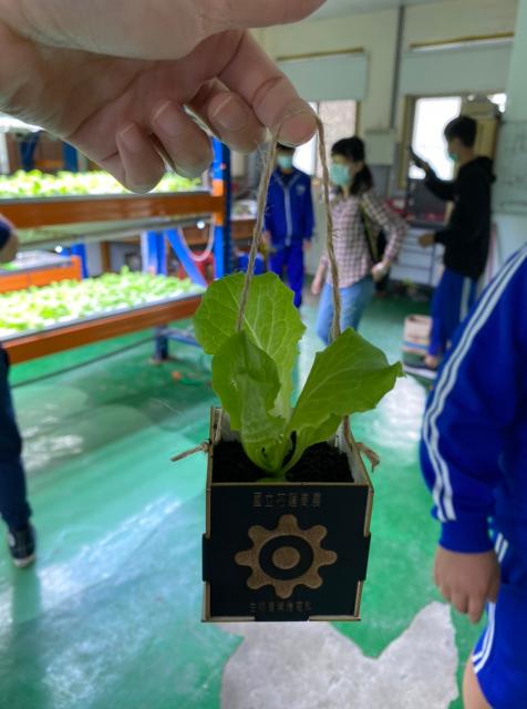 https://www.smjh.hlc.edu.tw/uploads/tadgallery/2021_04_14/1595_20201211八年級高中職參訪_210202_91.jpg 